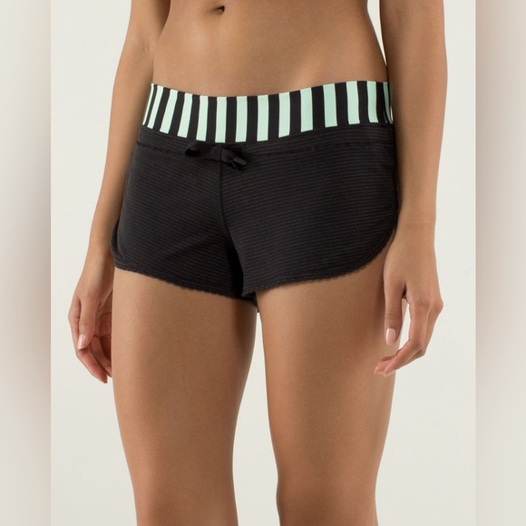 lululemon athletica Pants - Lululemon Bhakti Yoga Short
Black / Apex Stripe Fresh Teal  size 6